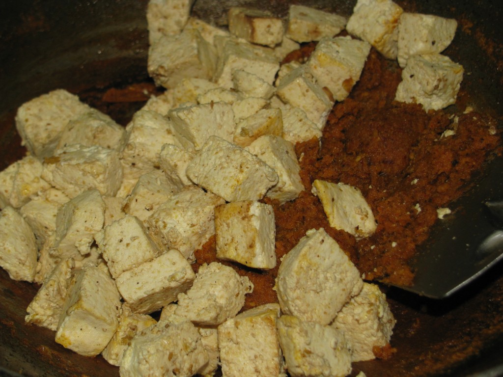 tofu in roasted curry masala