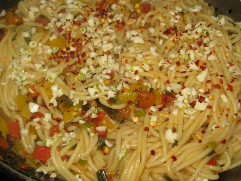 garlic , red chilli flakes @ black pepper in pasta recipe