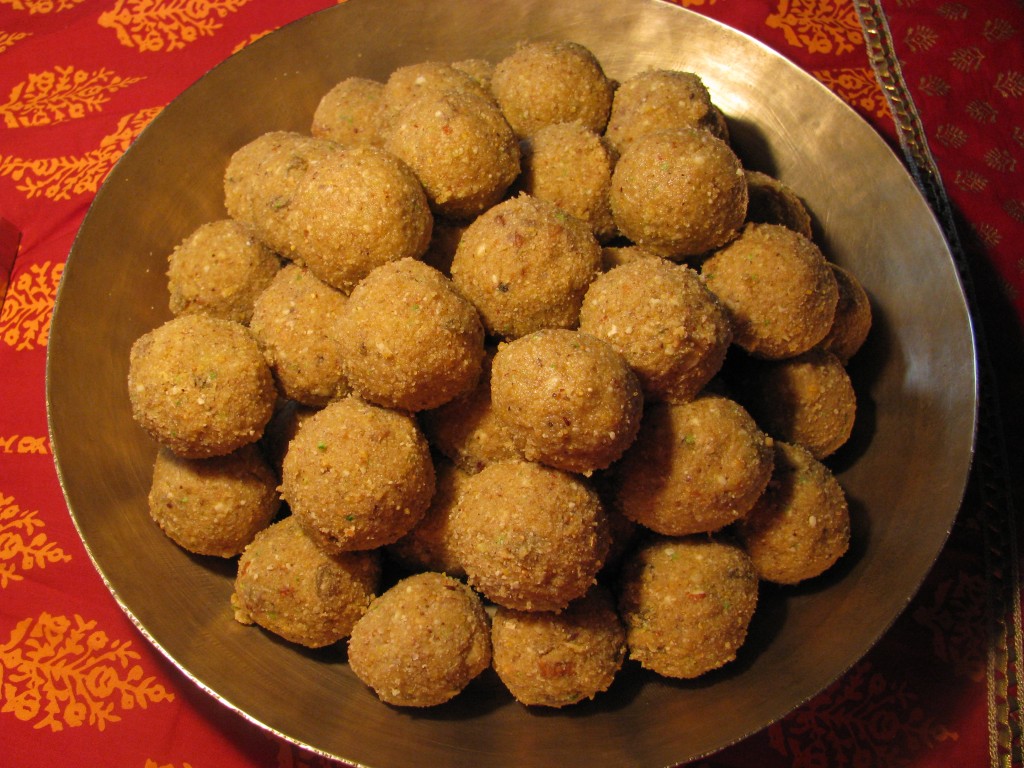 gond laddu recipe | dink ladoo recipe